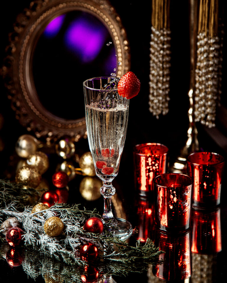5 Extravagant Alcoholic Drinks Ideal for Bringing to a Holiday Party.